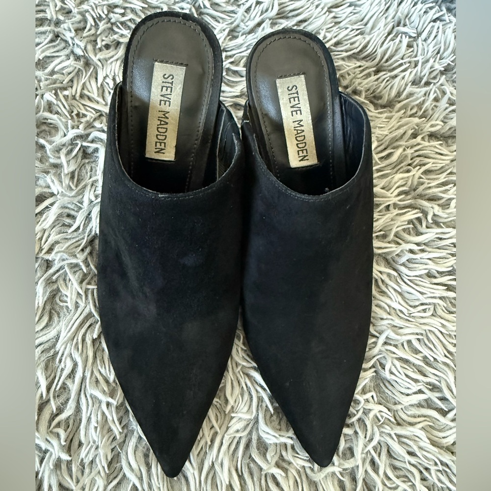 Steve Madden Black Pointed Mules